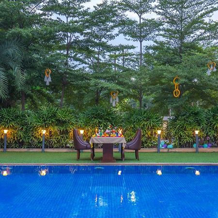 Jalashray Resort Nadiād Екстериор снимка