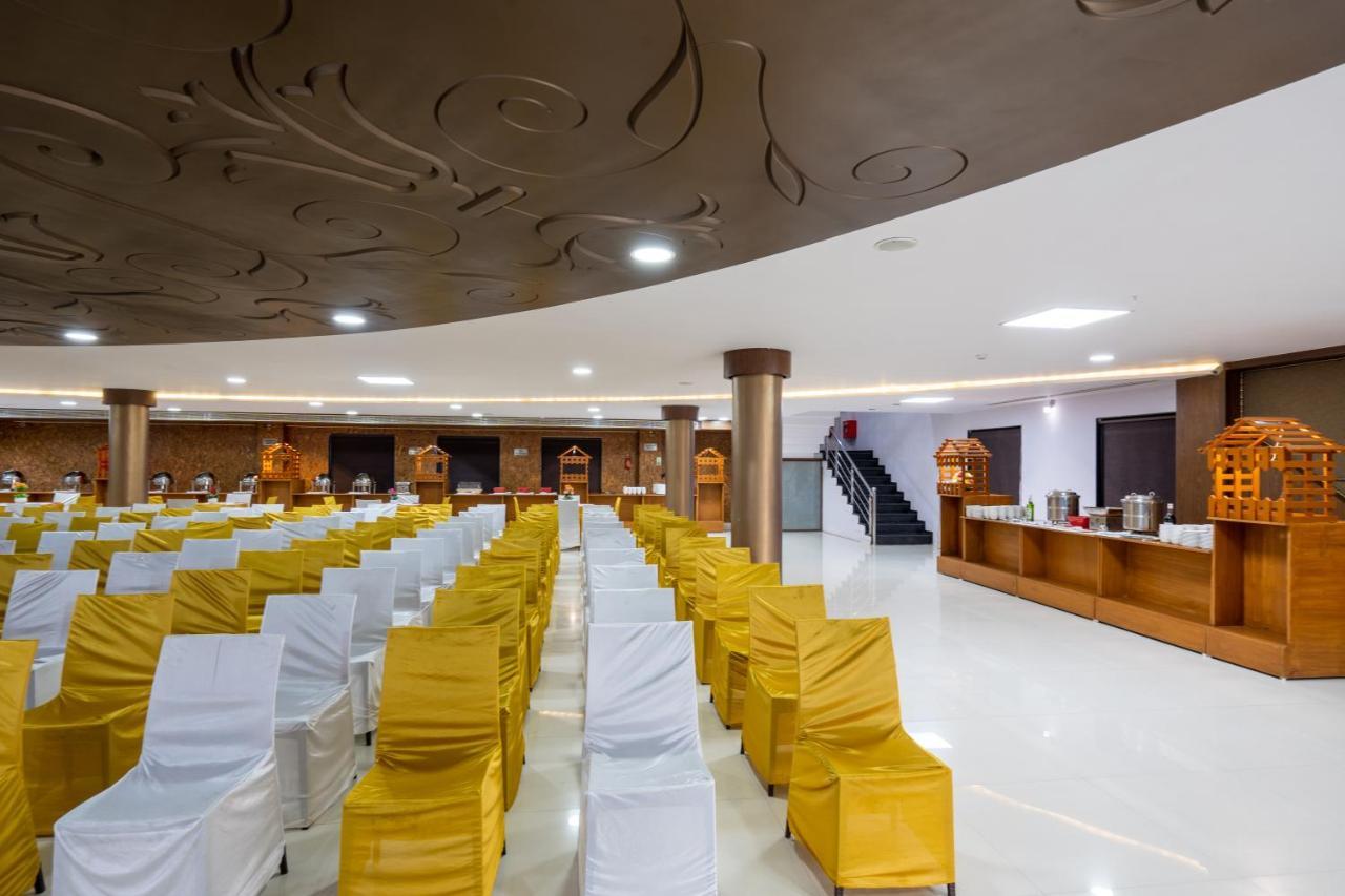 Jalashray Resort Nadiād Екстериор снимка