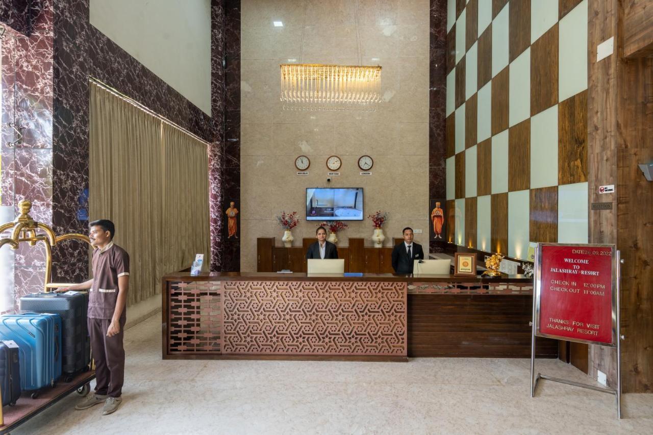 Jalashray Resort Nadiād Екстериор снимка