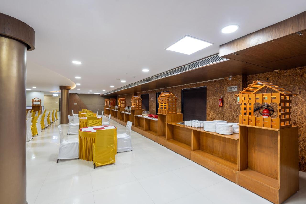 Jalashray Resort Nadiād Екстериор снимка
