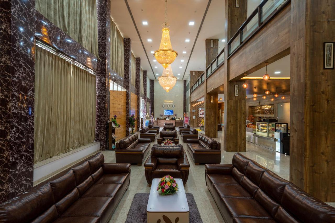 Jalashray Resort Nadiād Екстериор снимка