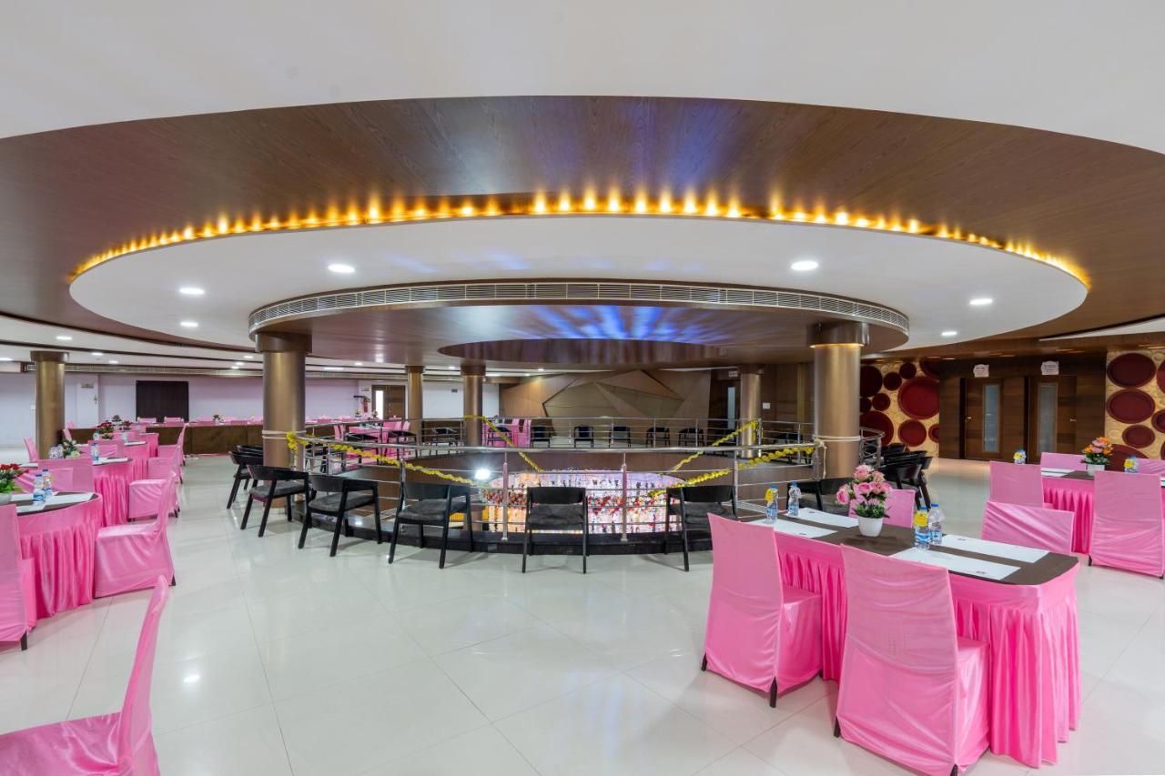 Jalashray Resort Nadiād Екстериор снимка