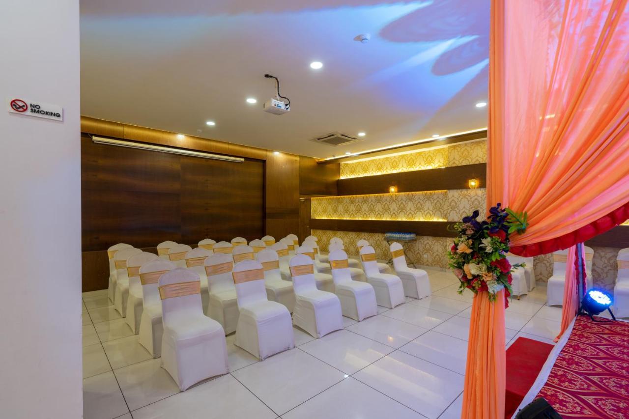 Jalashray Resort Nadiād Екстериор снимка