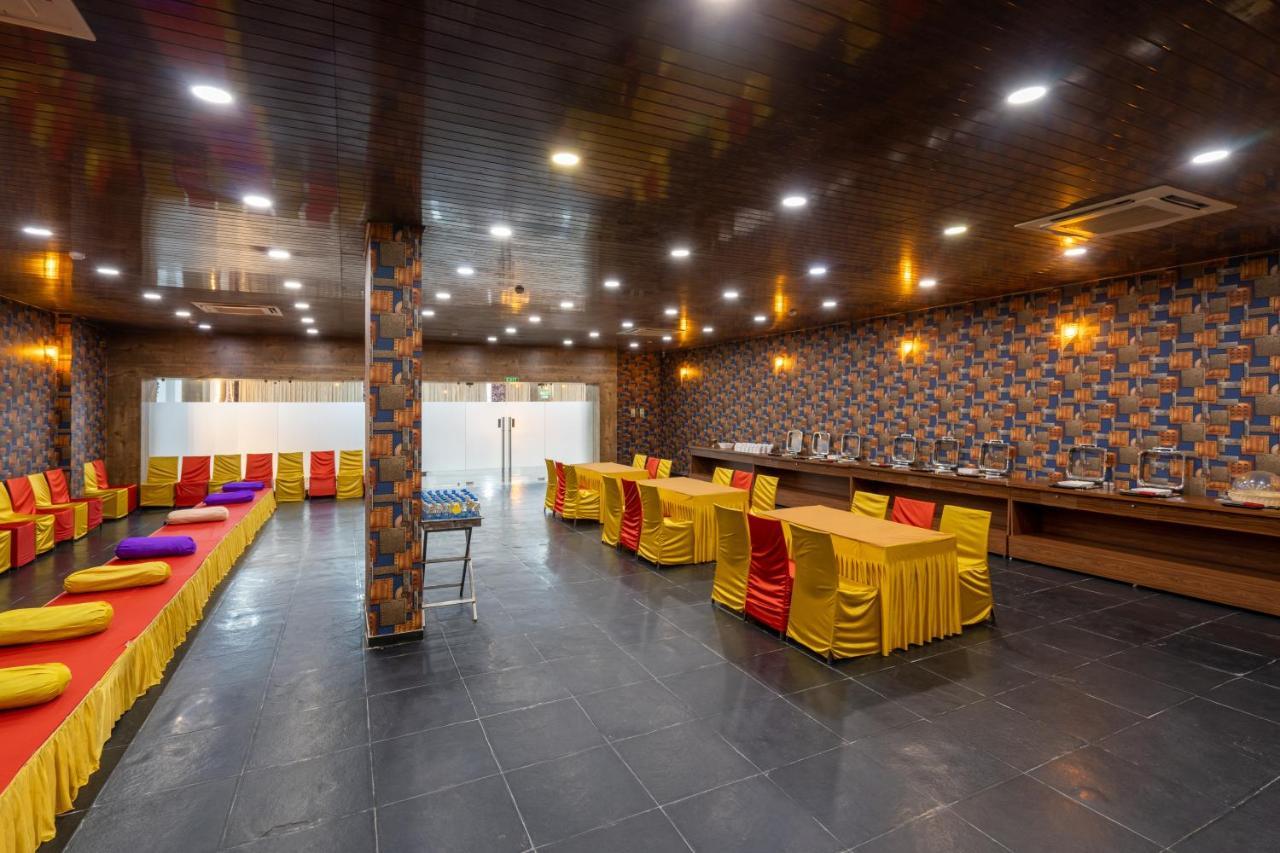 Jalashray Resort Nadiād Екстериор снимка
