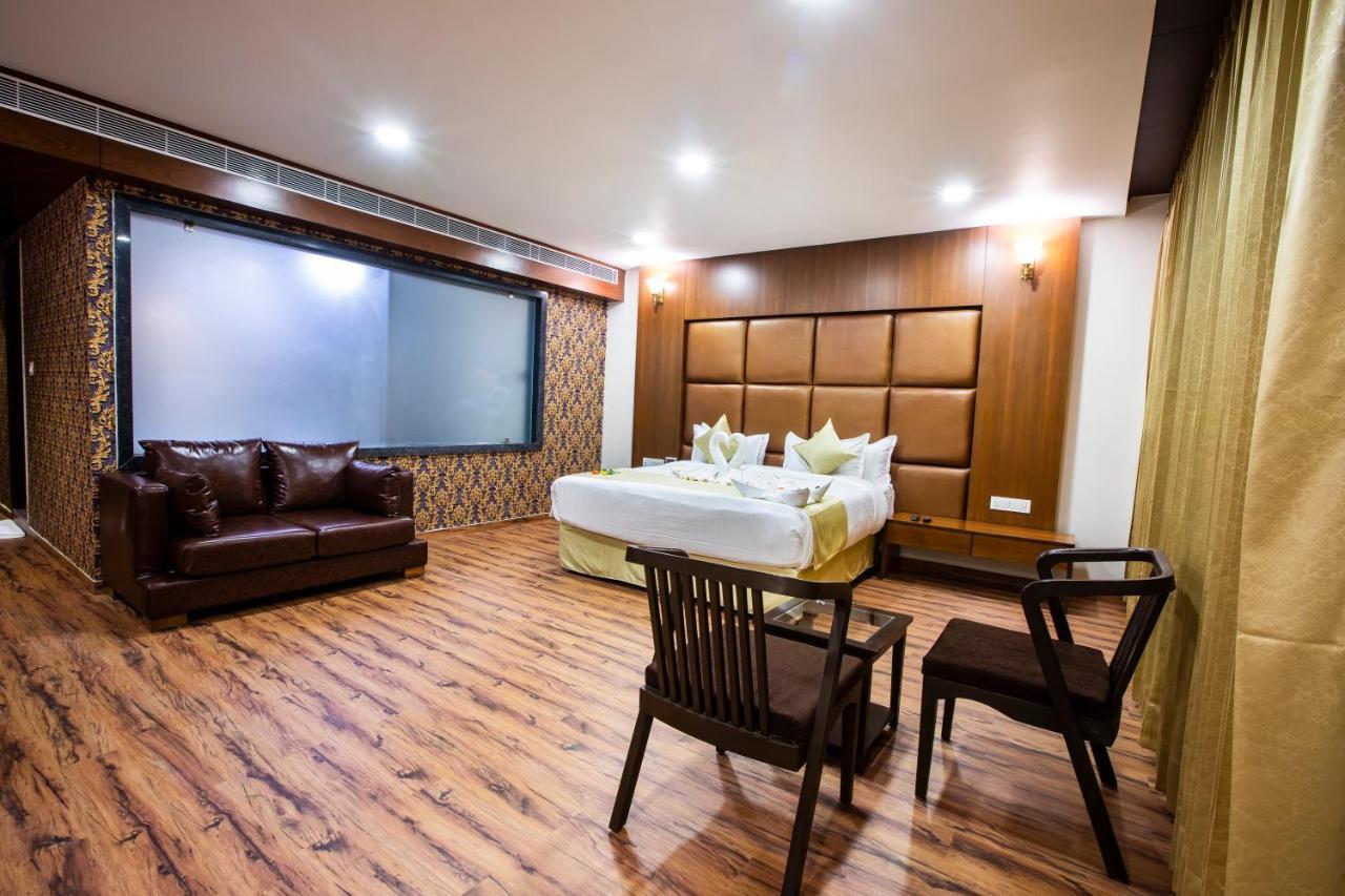 Jalashray Resort Nadiād Екстериор снимка