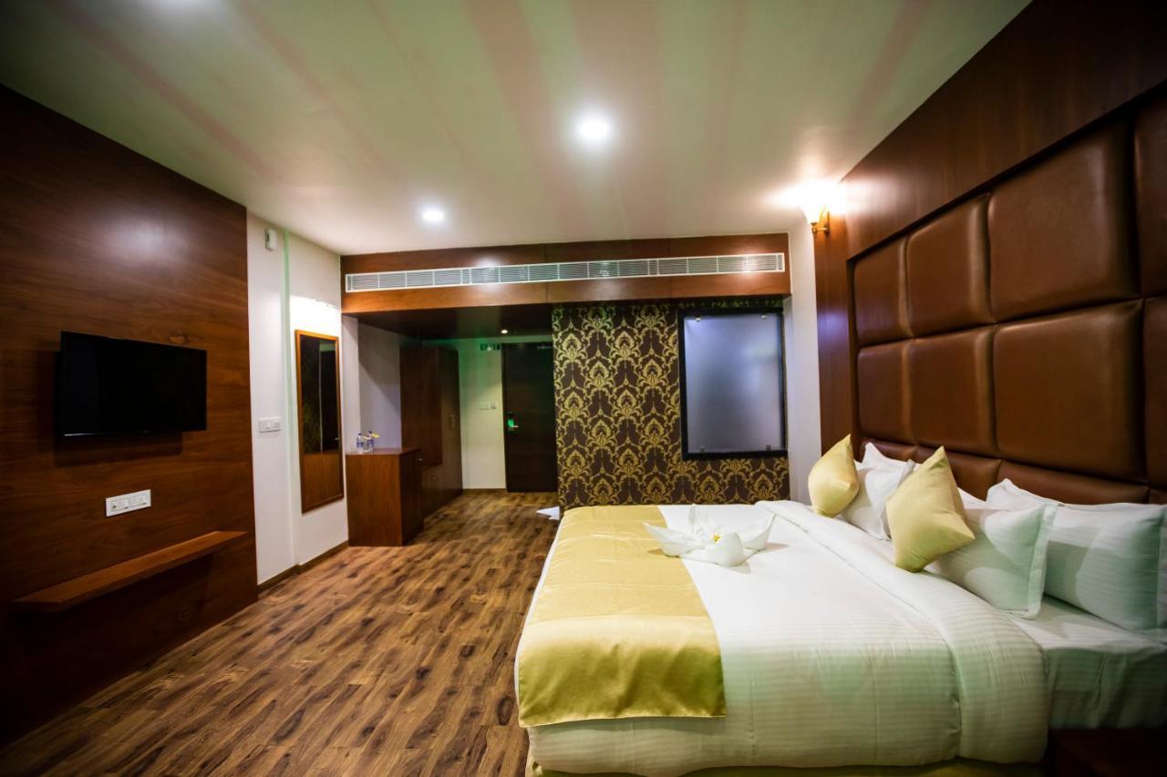 Jalashray Resort Nadiād Екстериор снимка