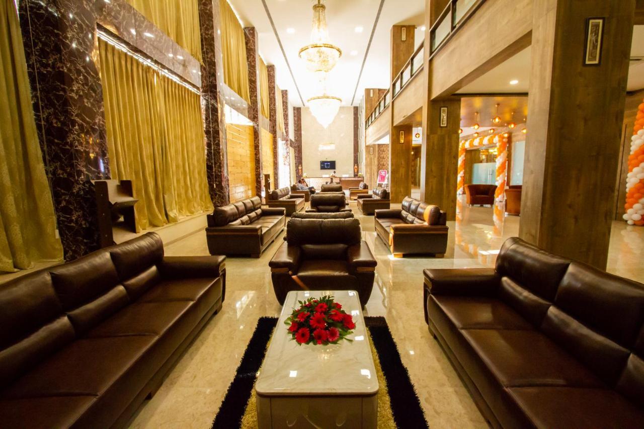 Jalashray Resort Nadiād Екстериор снимка