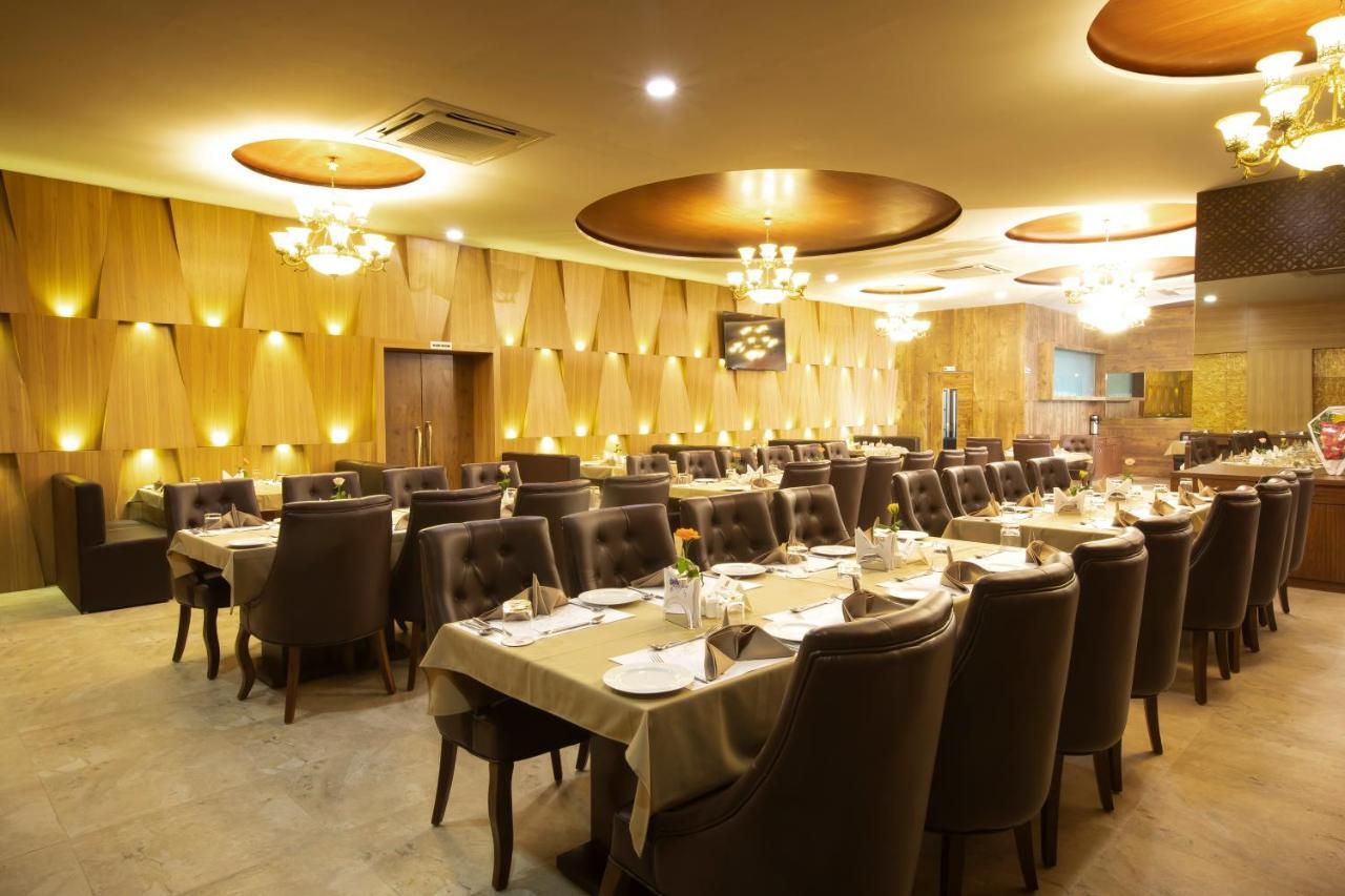 Jalashray Resort Nadiād Екстериор снимка